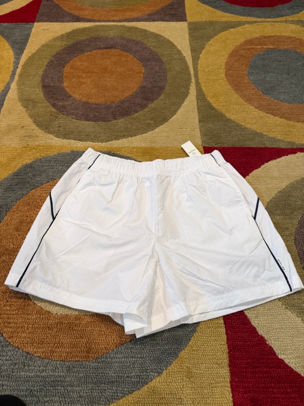 NWT Offline By Aerie 5” White Side Stripe Lightweight Athletic Shorts Size Small